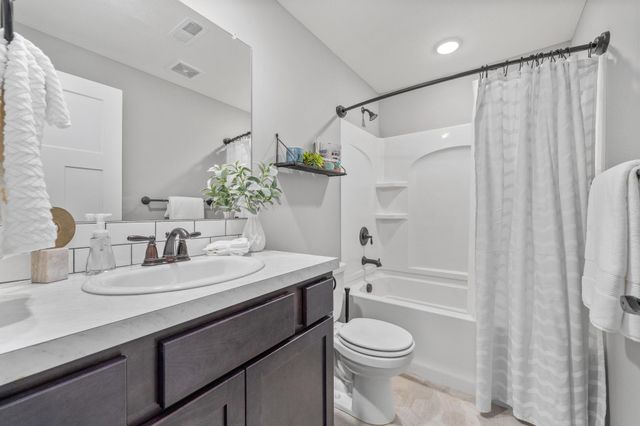 3425 N Laughlin St, Derby, KS 67037