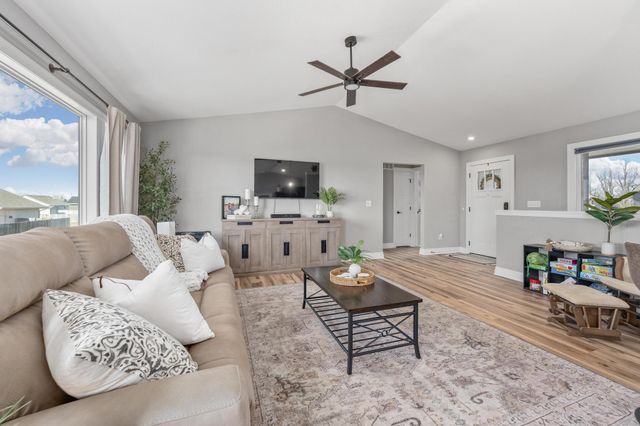 3425 N Laughlin St, Derby, KS 67037