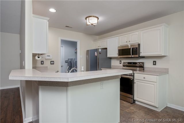 807 S Indiana Avenue 6, Sellersburg, IN 47172