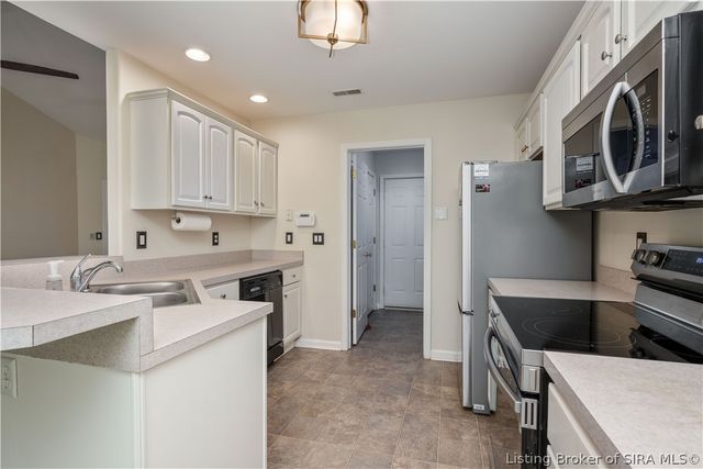 807 S Indiana Avenue 6, Sellersburg, IN 47172