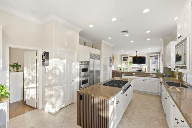 5255 Greenwillow Ln, San Diego, CA 92130