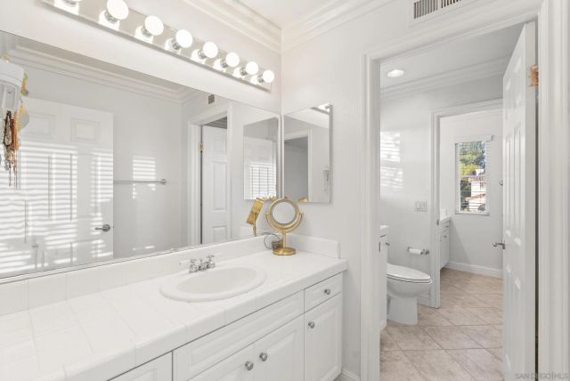 5255 Greenwillow Ln, San Diego, CA 92130