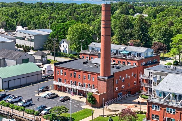45 Main St 37, Wareham, MA 02571