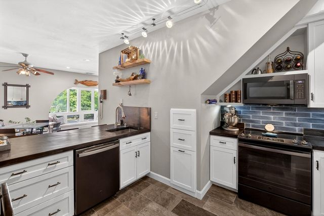 45 Main St 37, Wareham, MA 02571