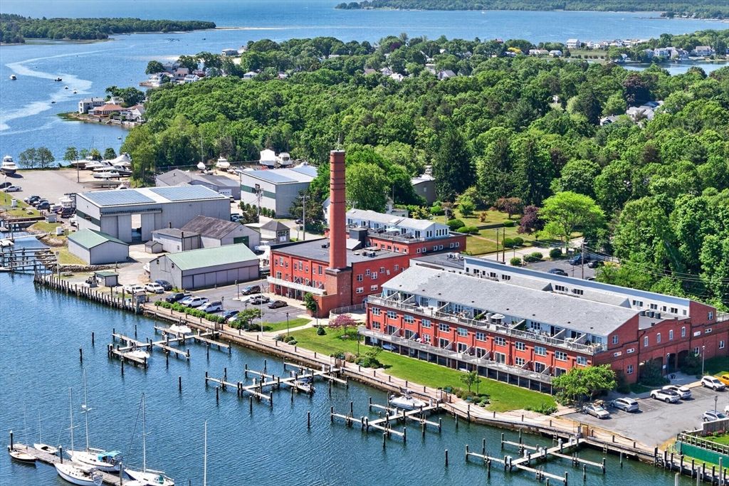 45 Main St 37, Wareham, MA 02571
