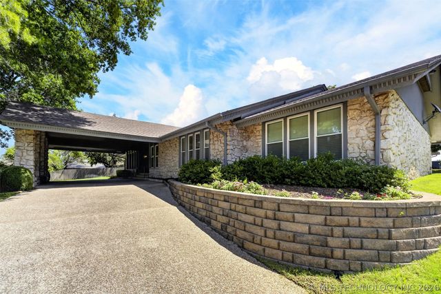 6415 S Knoxville Avenue, Tulsa, OK 74136