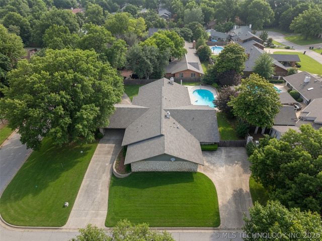 6415 S Knoxville Avenue, Tulsa, OK 74136