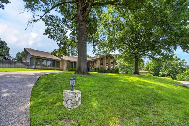6415 S Knoxville Avenue, Tulsa, OK 74136