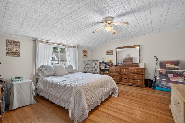 12 Hurd Ave, Saugus, MA 01906