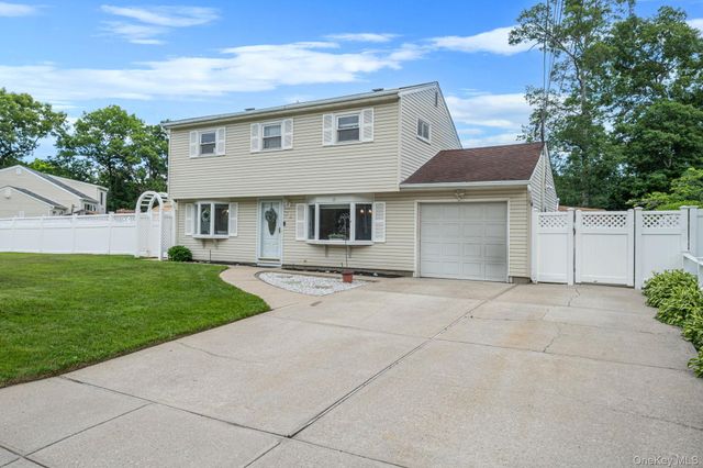 71 Colony Road, Port Jefferson Station, NY 11776