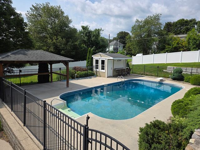 14 James St., Dudley, MA 01571
