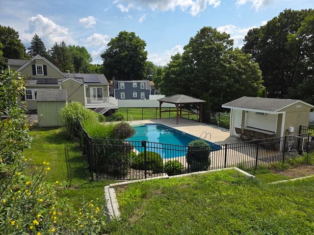 14 James St., Dudley, MA 01571