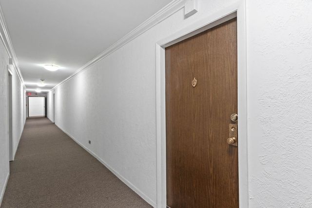 2100 Valencia Drive 300B, Northbrook, IL 60062