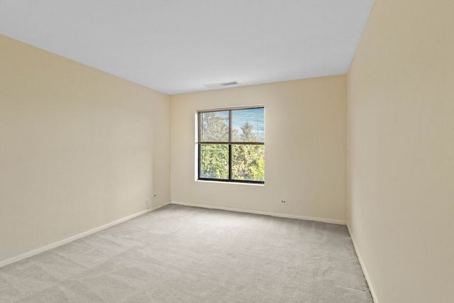 2100 Valencia Drive 300B, Northbrook, IL 60062