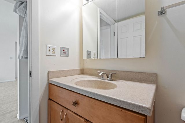 2100 Valencia Drive 300B, Northbrook, IL 60062
