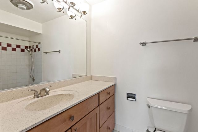 2100 Valencia Drive 300B, Northbrook, IL 60062