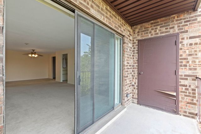 2100 Valencia Drive 300B, Northbrook, IL 60062