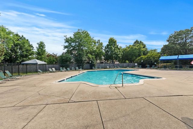 2100 Valencia Drive 300B, Northbrook, IL 60062