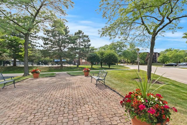 2100 Valencia Drive 300B, Northbrook, IL 60062