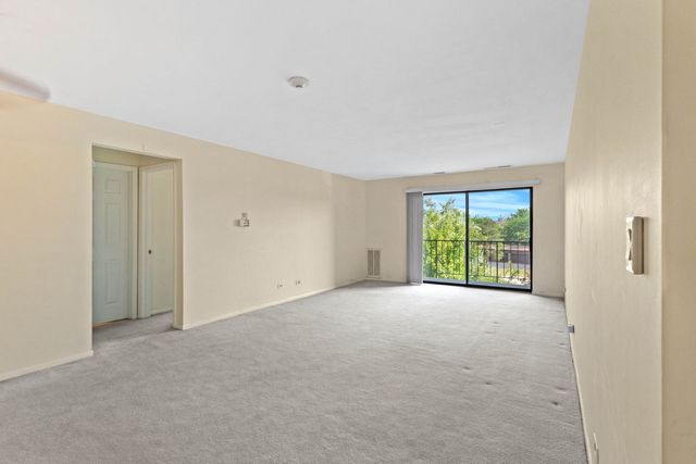 2100 Valencia Drive 300B, Northbrook, IL 60062