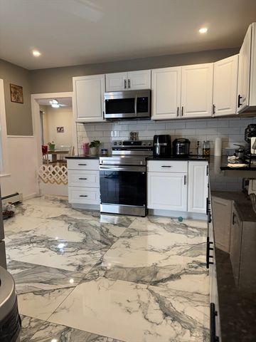 92 Maverick St, Fitchburg, MA 01420