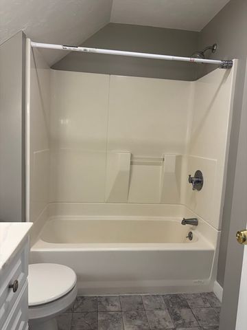 92 Maverick St, Fitchburg, MA 01420