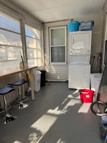 92 Maverick St, Fitchburg, MA 01420