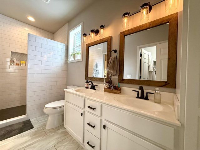 1045 Barbara Circle, Belleville, WI 53508