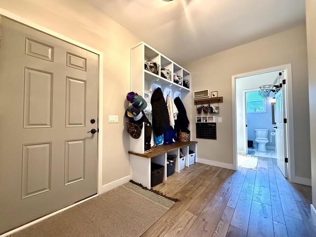 1045 Barbara Circle, Belleville, WI 53508