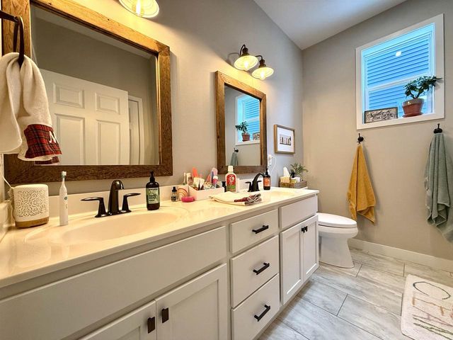 1045 Barbara Circle, Belleville, WI 53508