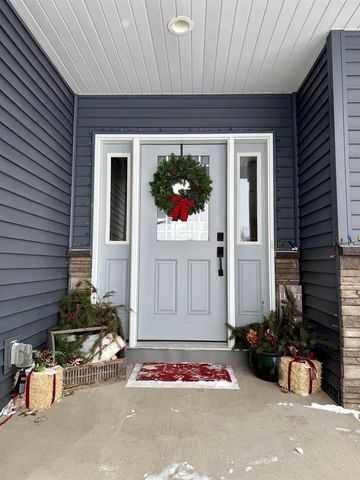 1045 Barbara Circle, Belleville, WI 53508