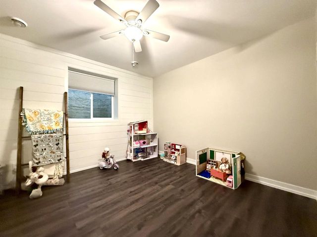 1045 Barbara Circle, Belleville, WI 53508