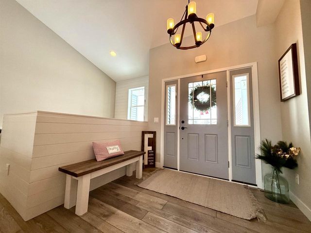 1045 Barbara Circle, Belleville, WI 53508