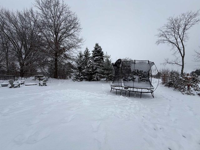 1045 Barbara Circle, Belleville, WI 53508