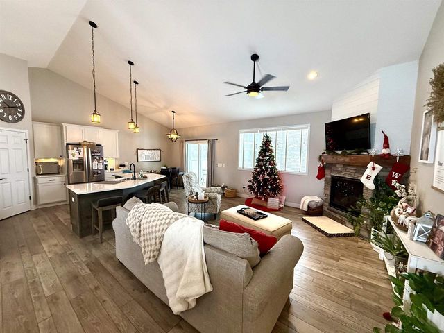 1045 Barbara Circle, Belleville, WI 53508