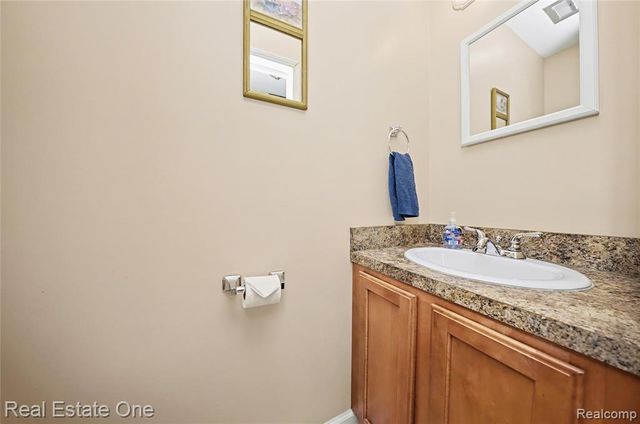 2579 Kingstowne Drive, Commerce Twp, MI 48390