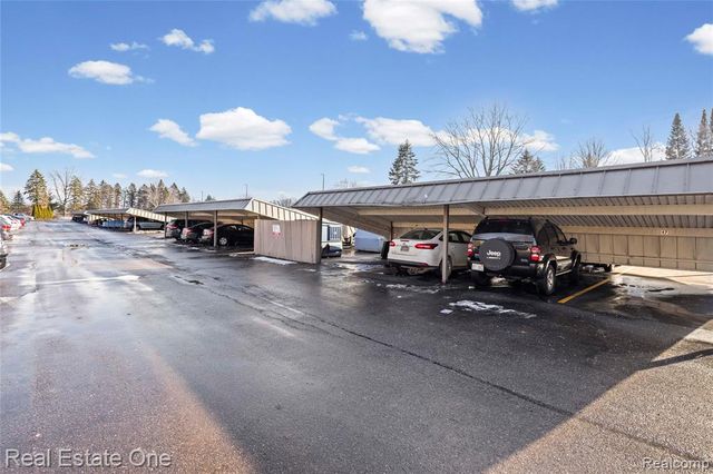 2579 Kingstowne Drive, Commerce Twp, MI 48390