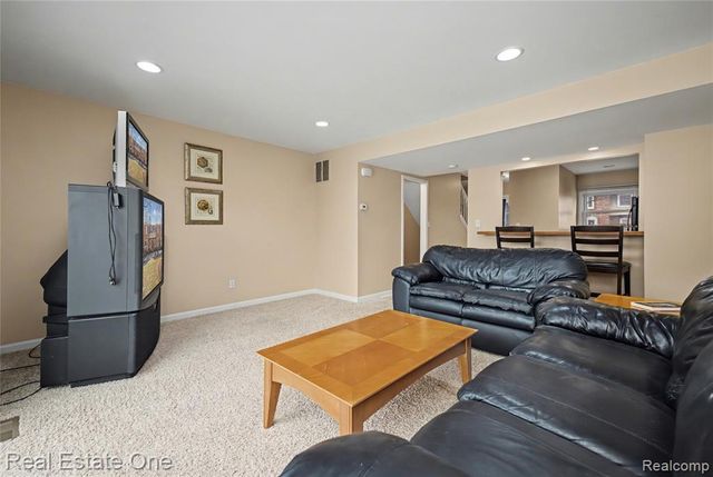 2579 Kingstowne Drive, Commerce Twp, MI 48390