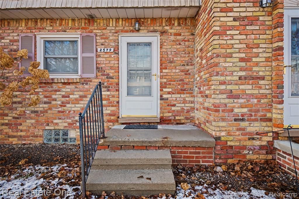 2579 Kingstowne Drive, Commerce Twp, MI 48390