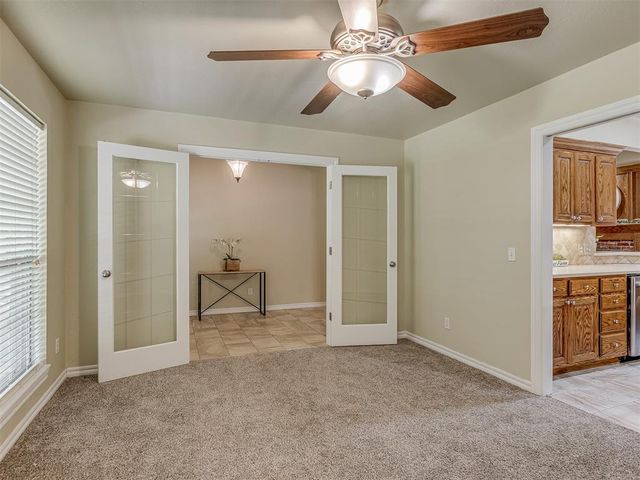 10461 Ridgeview Drive, Edmond, OK 73034