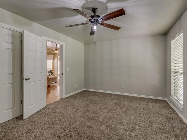 10461 Ridgeview Drive, Edmond, OK 73034