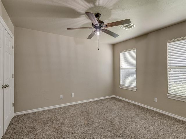 10461 Ridgeview Drive, Edmond, OK 73034