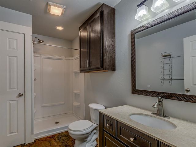 10461 Ridgeview Drive, Edmond, OK 73034