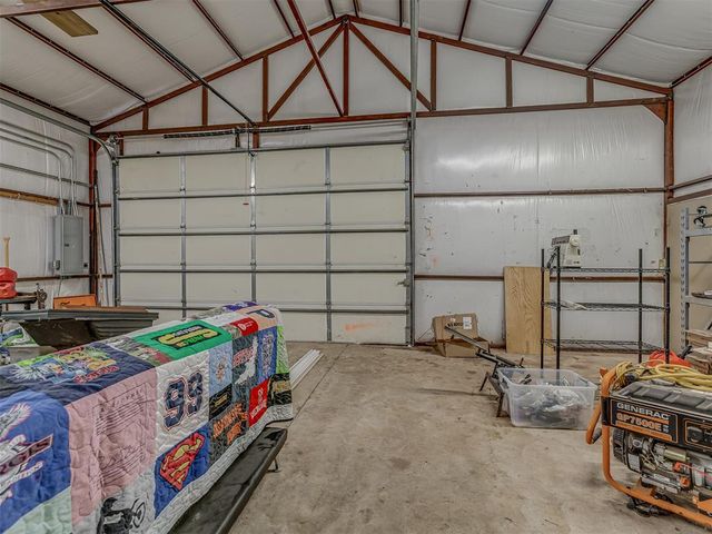 10461 Ridgeview Drive, Edmond, OK 73034