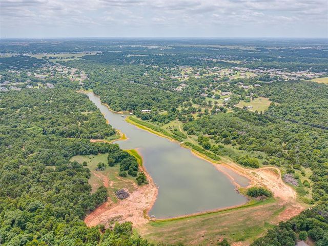 10461 Ridgeview Drive, Edmond, OK 73034