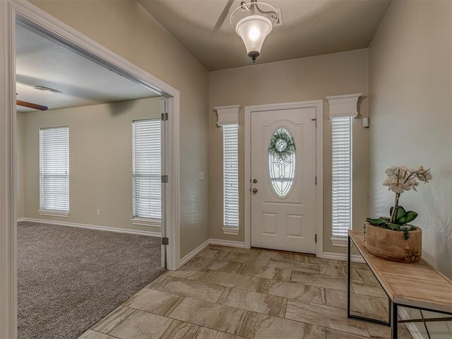 10461 Ridgeview Drive, Edmond, OK 73034