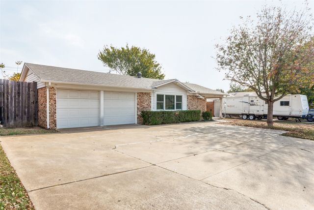 1220 Norwood Drive, Hurst, TX 76053