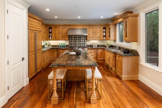 17 Almendral Avenue, Atherton, CA 94027