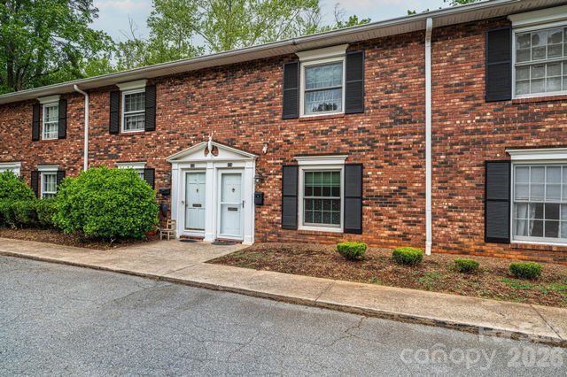 826 6th Street NW 4, Hickory, NC 28601