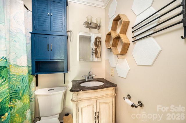 826 6th Street NW 4, Hickory, NC 28601